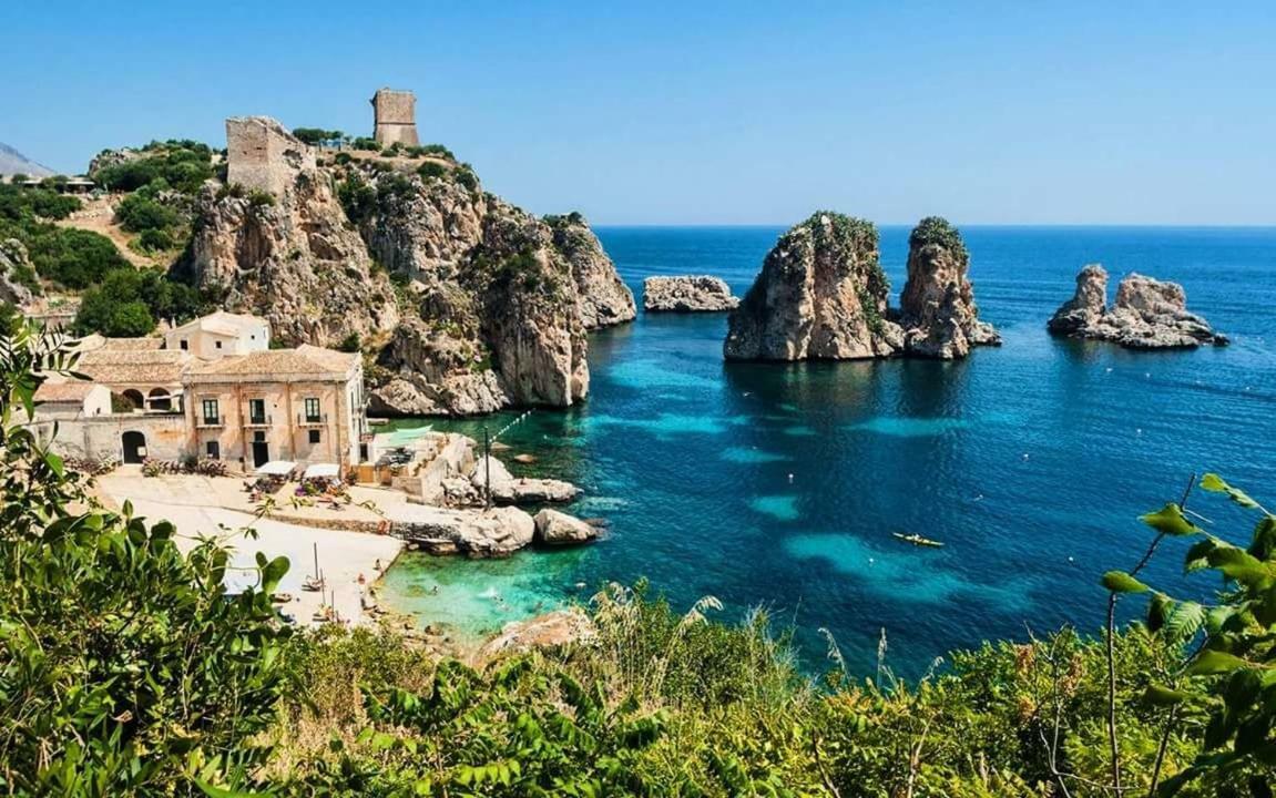 カステッランマーレ・デル・ゴルフォ Giulia'S Place-Locazione Turisticaヴィラ エクステリア 写真